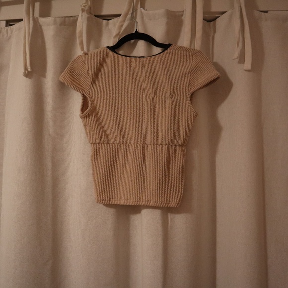 Dry Goods Ribber V-Neck Crop T-Shirt - Picture 2 of 2